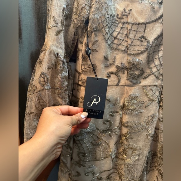 Adrianna Papell Women's Bell Sleeve Rosie Embroidered Sheath Dress NWT - Picture 4 of 8